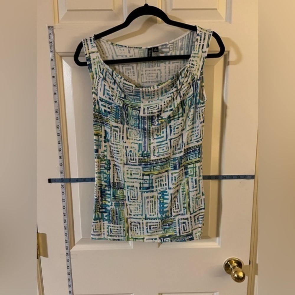 Relativity Top, size Medium